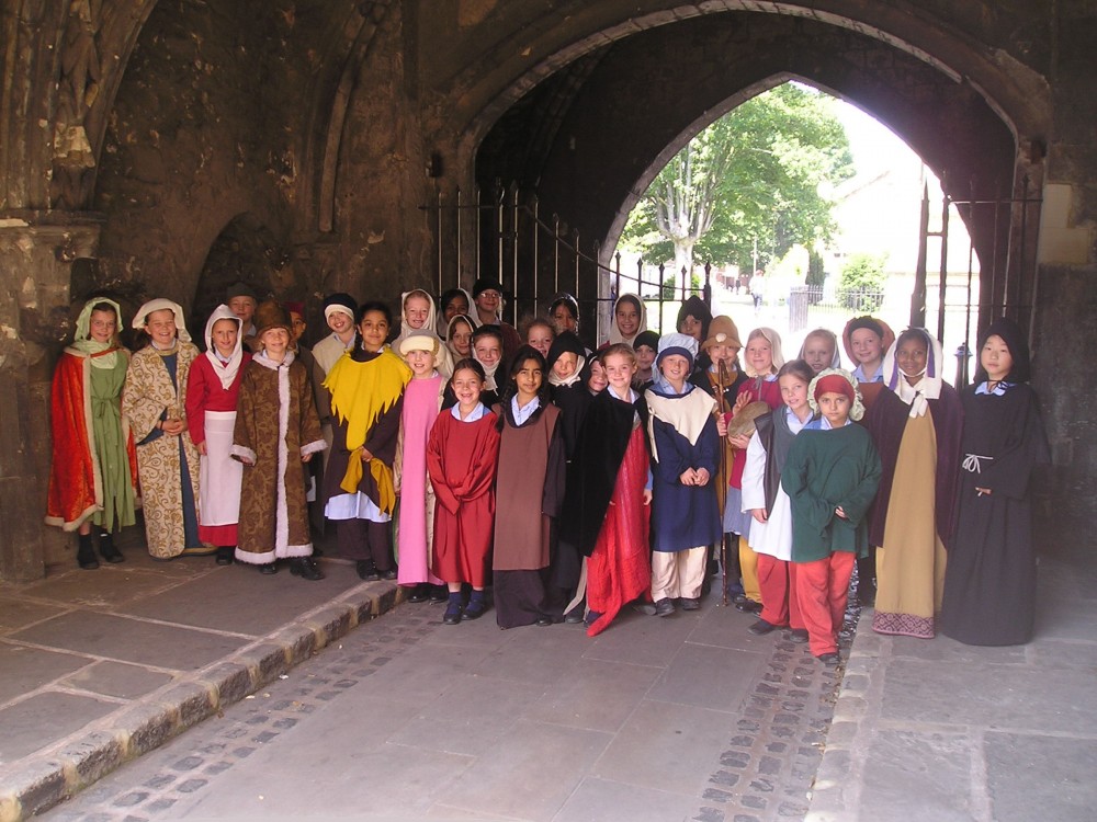 Photo of local school children at Gloucester Cathedral